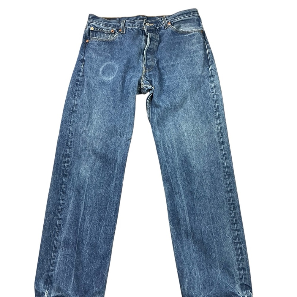 Y2K Levi’s 501 button fly medium wash straight leg jeans 33 x 30